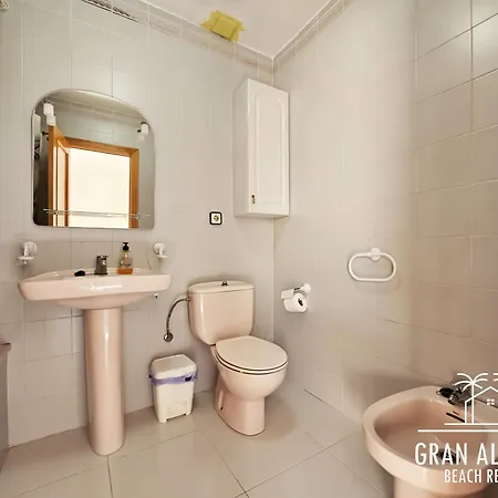 Homestay Adosado En Costa Hispania