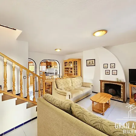 Homestay Adosado En Costa Hispania